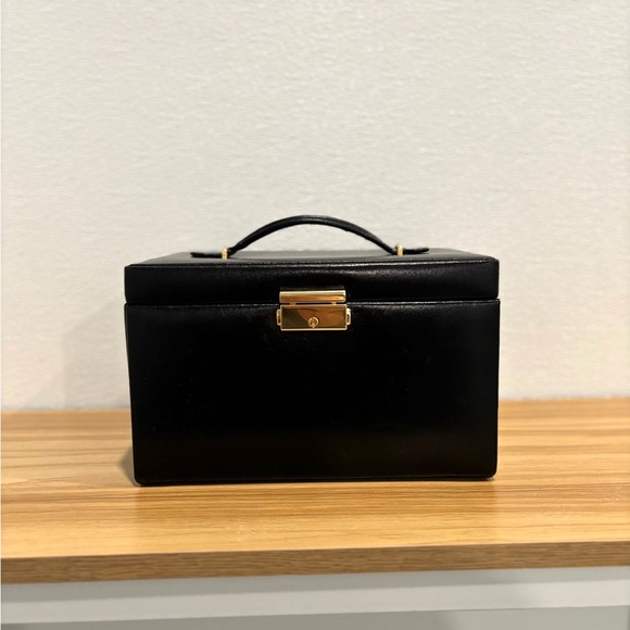 WOLF Heritage Jewelry Trunk (Item No. 280002) – Black Leather - Picture 2 of 5